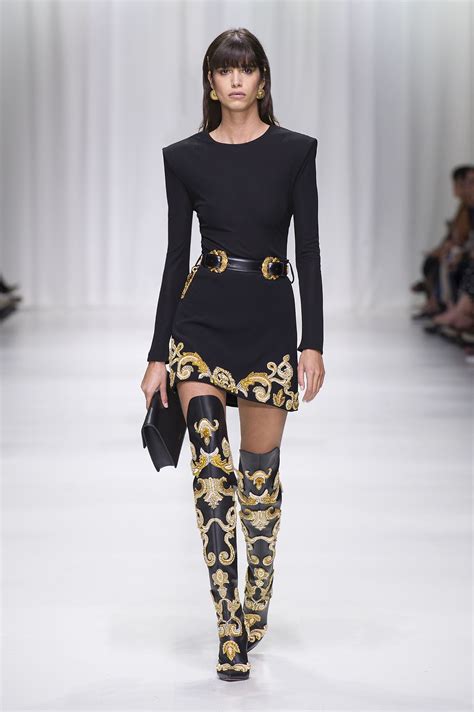 Versace moda feminina